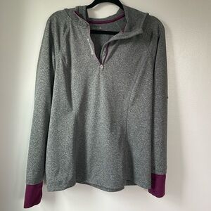 Reebok gray and purple hooded sweatshirt half zip size XL
